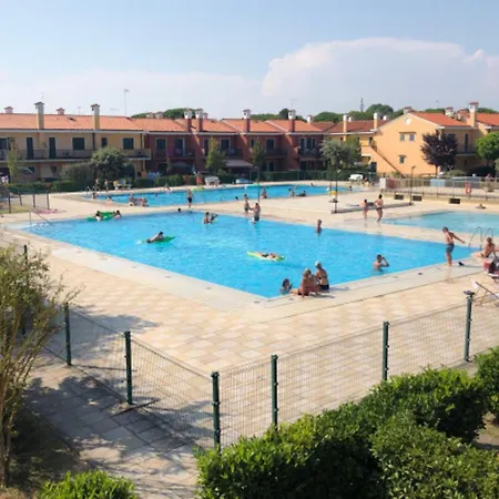 Appartamento Pleasant Family With Pool And Playground *