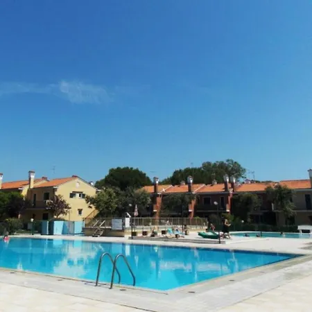 شقة Pleasant Family With Pool And Playground