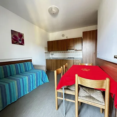 Comfy Flat With Pool In Апартаменти Бібіоне