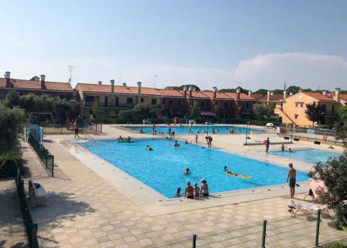 Pleasant Family With Pool And Playground Daire Bibione